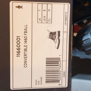 Dr. Martens size 7 boot/shoe